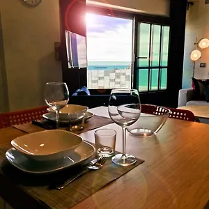  Apartment Modern & Bright Flat - 2 Min From The Sea